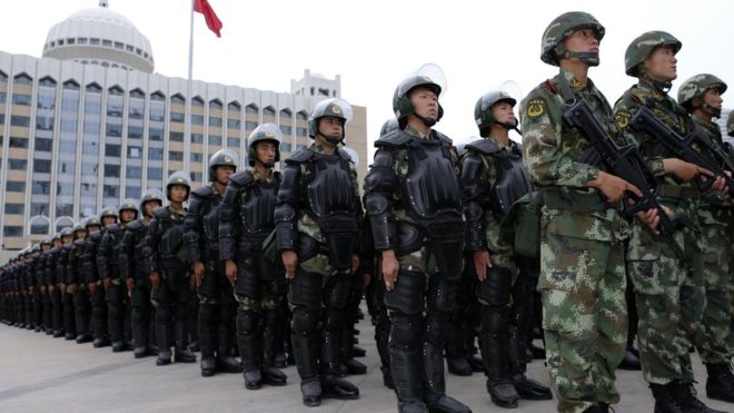 BBC:中国新疆举行反恐誓师大会