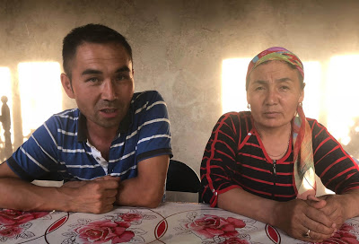 新疆穆斯林遭灭绝之灾系列报道之三： 新疆哈萨克家庭妻离子散 家家户户有人被抓