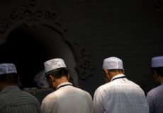 中国镇压新疆穆斯林 回民忧虑