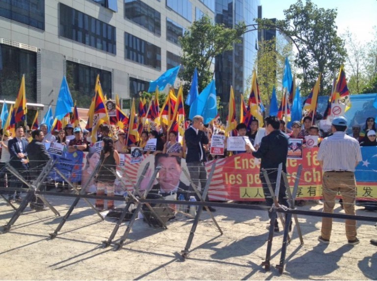 欧洲议会通过议案：尊重西藏人权，关闭新疆再教育营