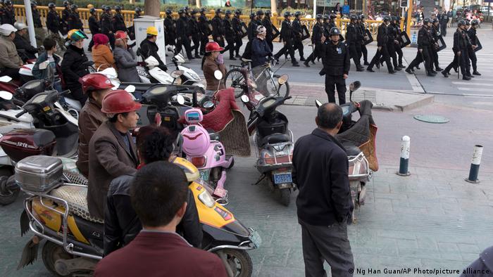 专访：中国透过新疆强迫劳动项目“撕裂”一个民族