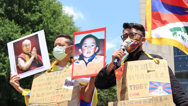 习近平党庆避谈西藏、新疆 学者：心虚家丑不敢提
