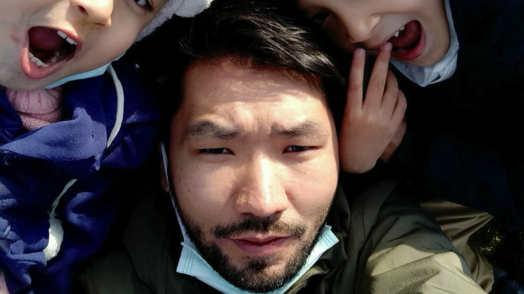 一位维吾尔人十四年未完的自由之旅