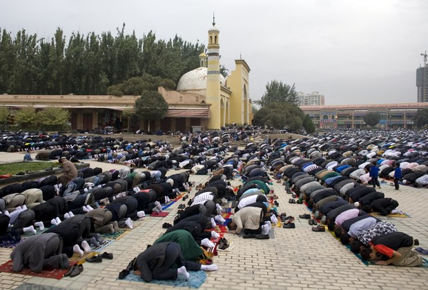 疫情期间居家诵《古兰经》 逾七千维吾尔穆斯林遭处罚