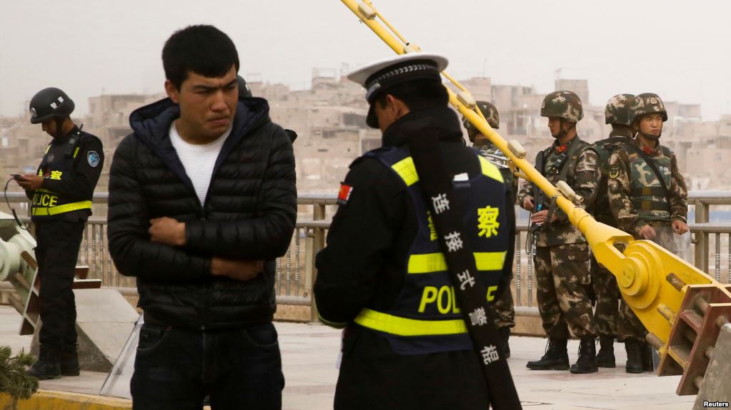 新疆采集居民生物信息 人权组织称或侵犯人权