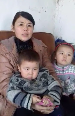 两哈萨克人求助哈国政府 助其家人尽快离开中国